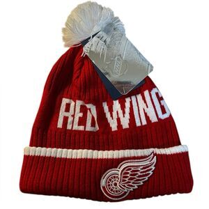 NWT Fanatics Detroit Red Wings Knit Pom Beanie Hat NHL Winter Cap One Size